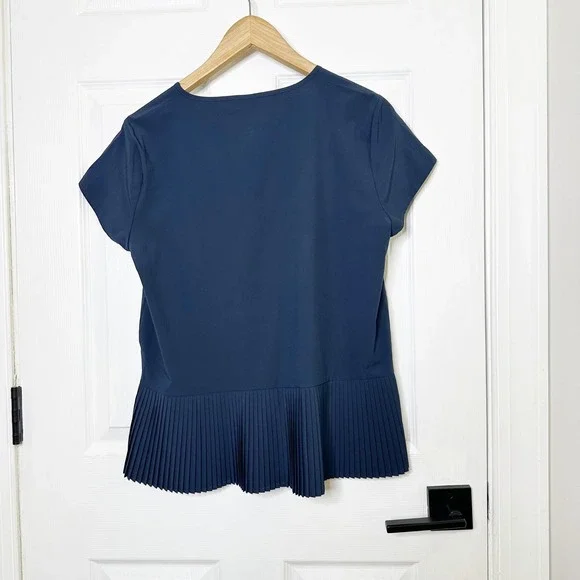 Spanx Yes Pleats Pleated Hem Tee Women Medium Navy Blue Excellent Short Sleeve - Picture 6 of 9